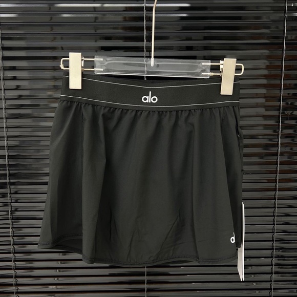 Meet the Posher Dresses & Skirts - Black Alo Yoga Athletic Skort Workout Tennis Skirt